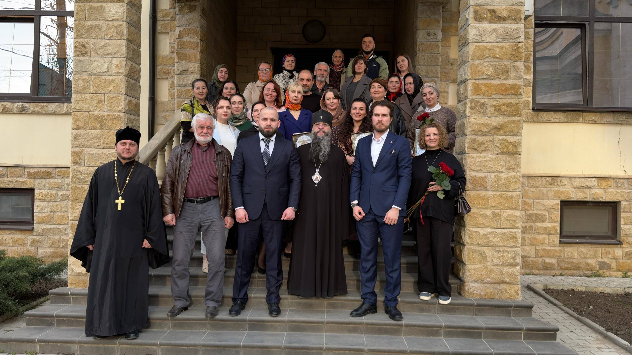 Эмин Мерданов и архиепископ Варлаам обсудили развитие религиозного туризма с представителями туристического сообщества